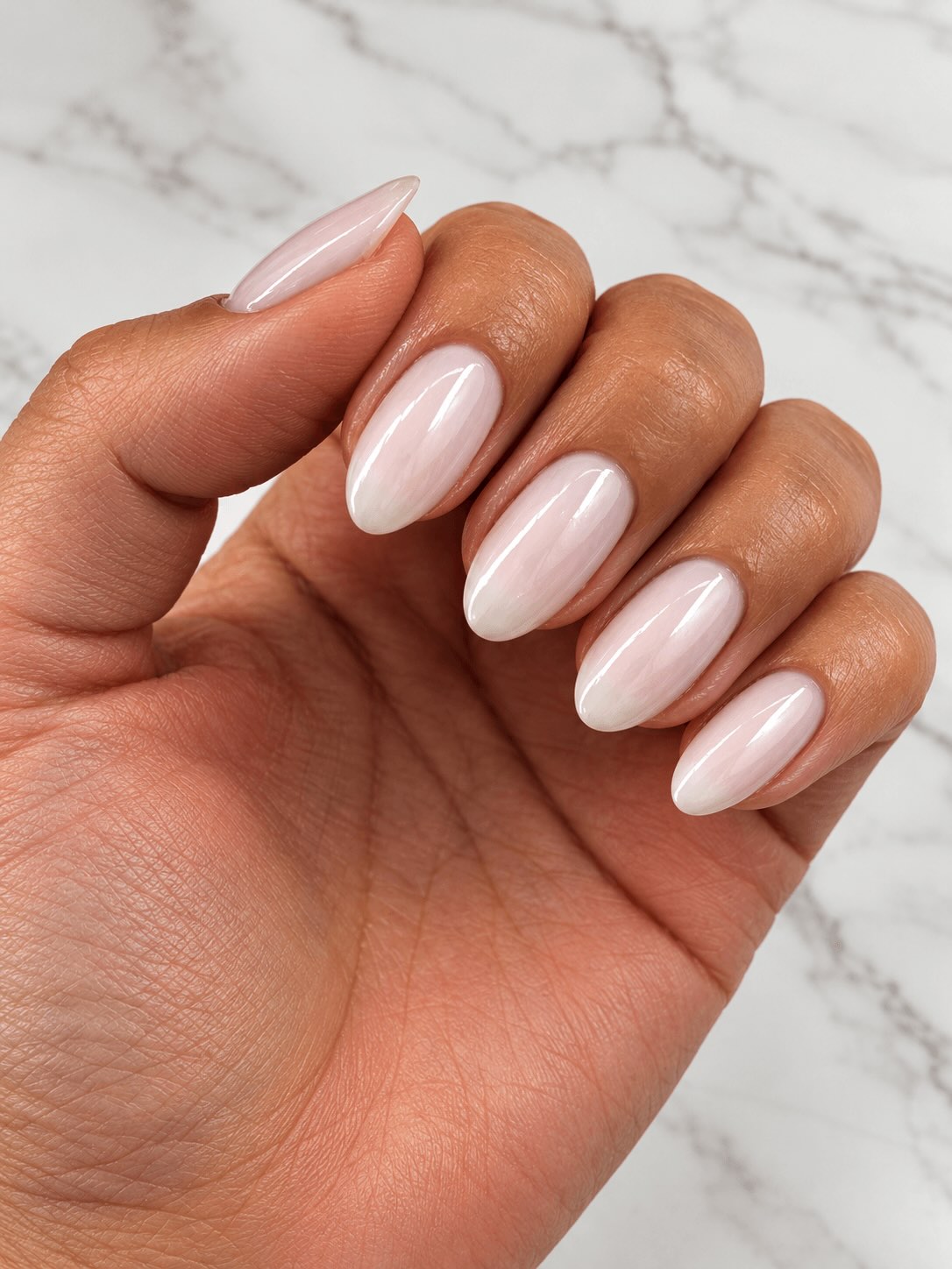 manicura milky nails